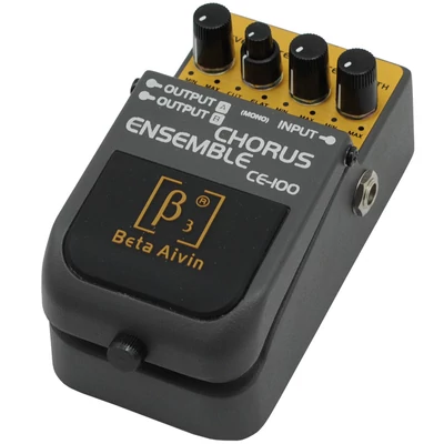 CE-100 Chorus Ensemble pedál